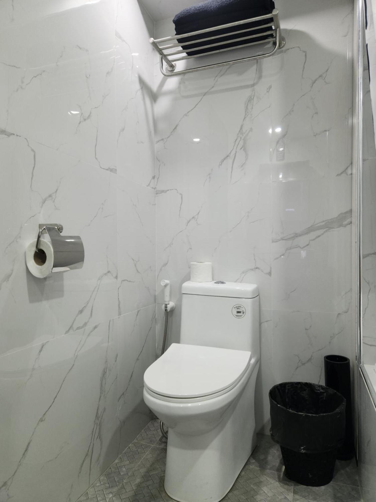 Condo Azur Suites B316 Near Airport, Netflix, Stylish, Cozy With Swimming Pool Мактан Экстерьер фото