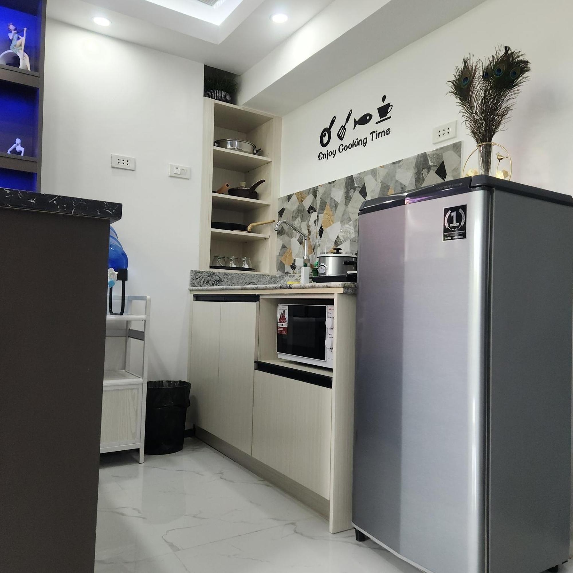 Condo Azur Suites B316 Near Airport, Netflix, Stylish, Cozy With Swimming Pool Мактан Экстерьер фото